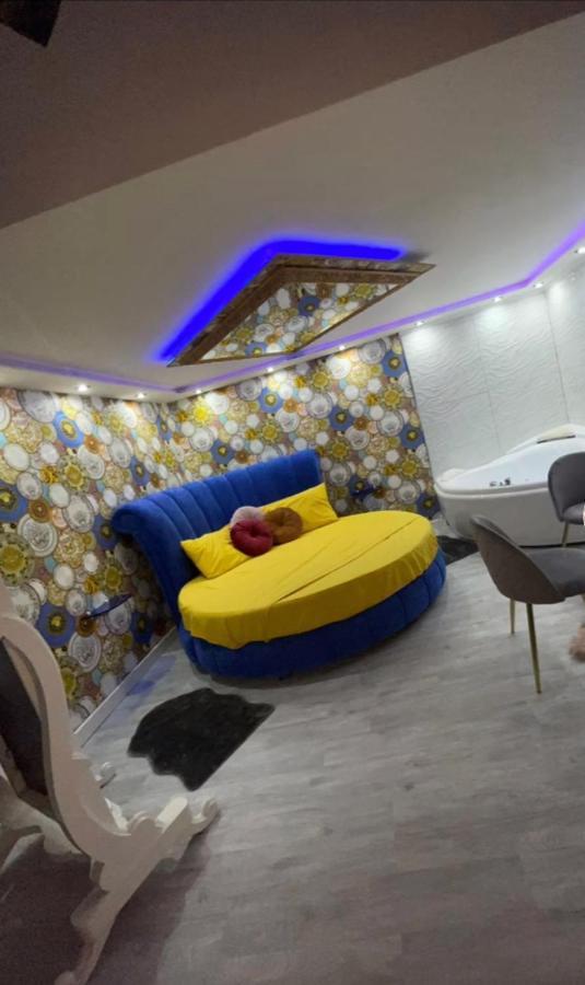 Rama Hoouse * Naples